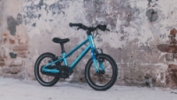 Dětské kolo Cube NUMOVE 160 blue´n´lime 2025