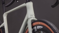Gravel kolo Cube NUROAD C:62 SLX reedbeige´n´chrome 2026