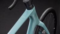 Silniční kolo Cube ATTAIN C:62 RACE skylightblue´n´cyan 2026