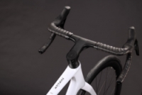 Silniční kolo Cube ATTAIN C:62 SLX metallicwhite´n´black 2027