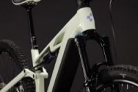Elektrokolo CUBE STEREO Hybrid ONE44 HPC RACE 800 mellowyellow´n´lilac 2027